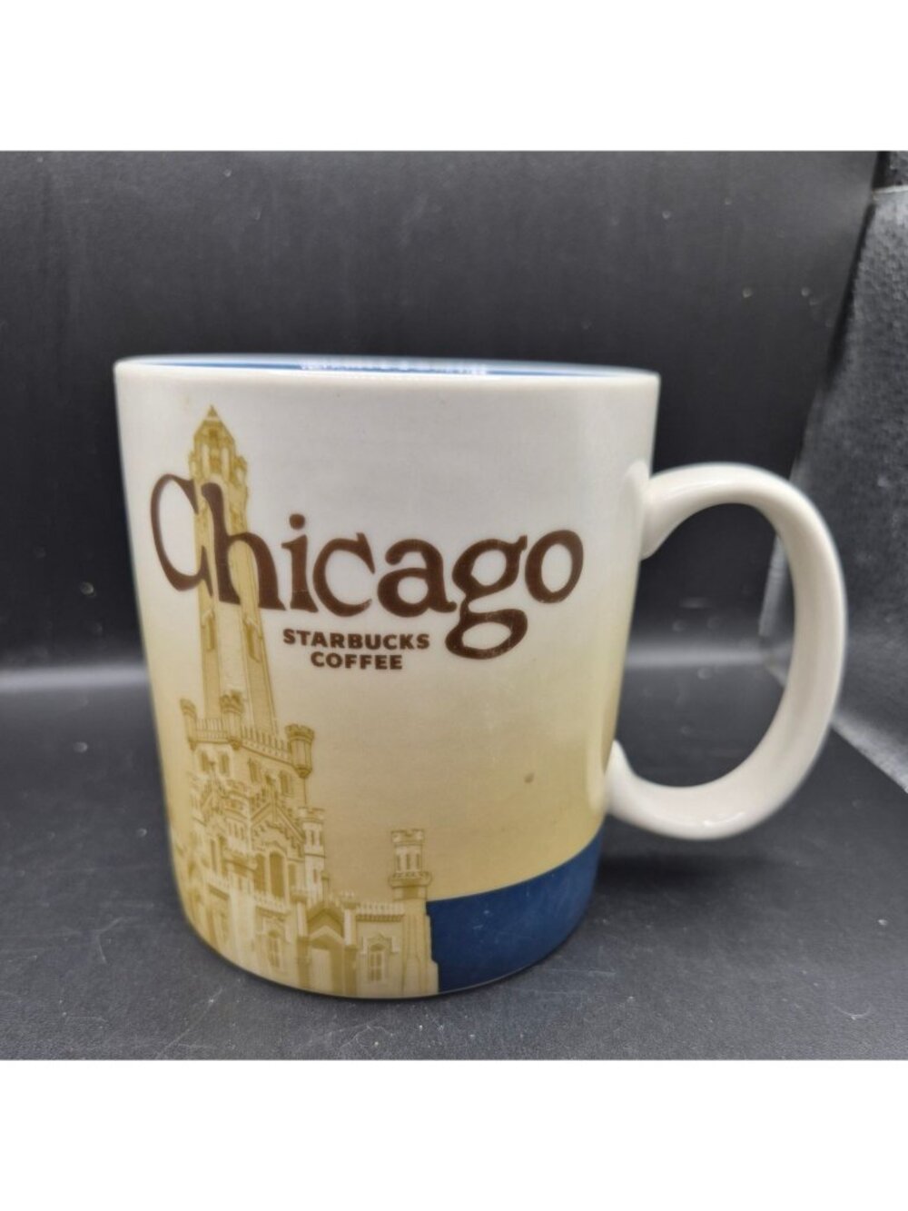 Starbucks Chicago Skyline Collector Mug 12 Oz Beige & Blue Ceramic 2012 Edition